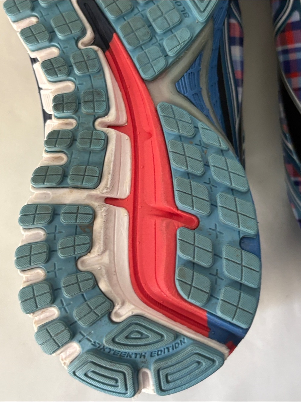 Brooks “Nantucket” Adrenaline 16 Boston Marathon Plaid Running Shoes - Picture 13 of 16